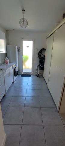 Villa contemporaine T6 de 193m² habitables à 500m de la plage à Sanary-sur-mer 83 110 (Var).