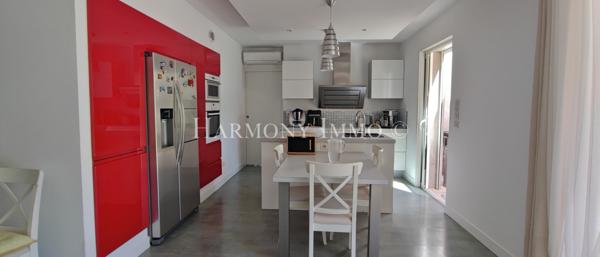 Villa contemporaine T6 de 193m² habitables à 500m de la plage à Sanary-sur-mer 83 110 (Var).