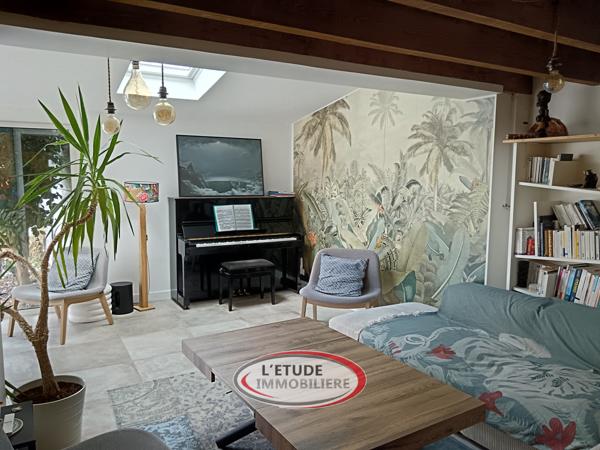 Sainte-Luce-sur-Loire: Maison familiale rénovée avec piscine au cœur du bourg