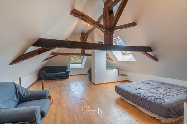 Maison
         8 pièces
        - 187 m² 419 000 € *