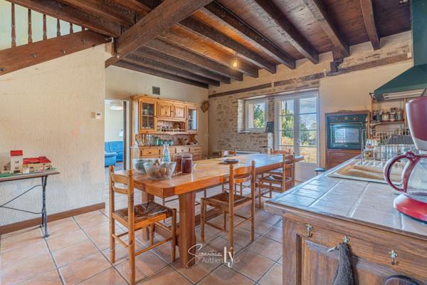 Maison
         8 pièces
        - 187 m² 419 000 € *