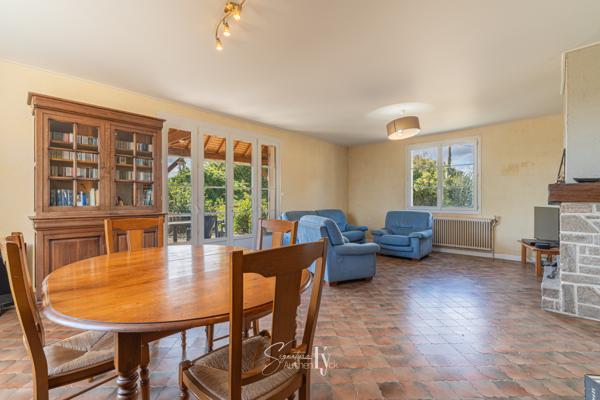 Maison
         8 pièces
        - 187 m² 419 000 € *