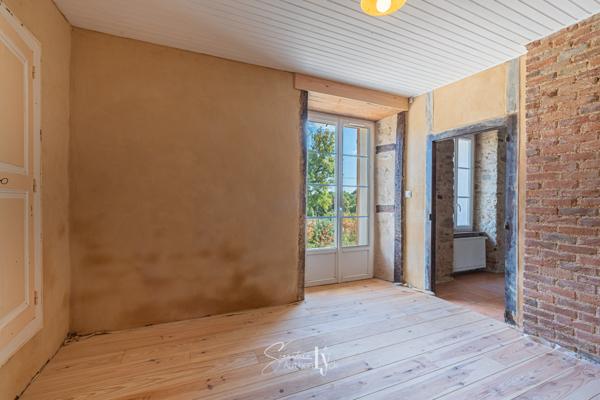 Maison
         8 pièces
        - 187 m² 419 000 € *