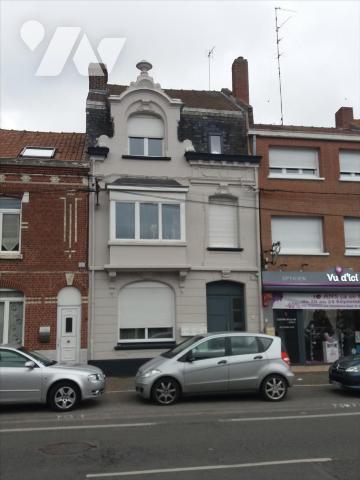 EN EXCLUSIVITE A VENDRE A NIEPPE dans le Nord (59) : IMMEUBLE EN CENTRE VILLE A USAGE D'HABITAT...