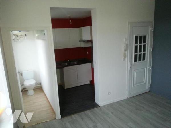 EN EXCLUSIVITE A VENDRE A NIEPPE dans le Nord (59) : IMMEUBLE EN CENTRE VILLE A USAGE D'HABITAT...