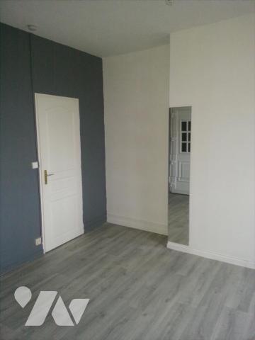 EN EXCLUSIVITE A VENDRE A NIEPPE dans le Nord (59) : IMMEUBLE EN CENTRE VILLE A USAGE D'HABITAT...