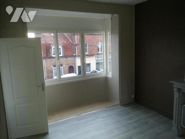 EN EXCLUSIVITE A VENDRE A NIEPPE dans le Nord (59) : IMMEUBLE EN CENTRE VILLE A USAGE D'HABITAT...