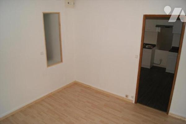 EN EXCLUSIVITE A VENDRE A NIEPPE dans le Nord (59) : IMMEUBLE EN CENTRE VILLE A USAGE D'HABITAT...