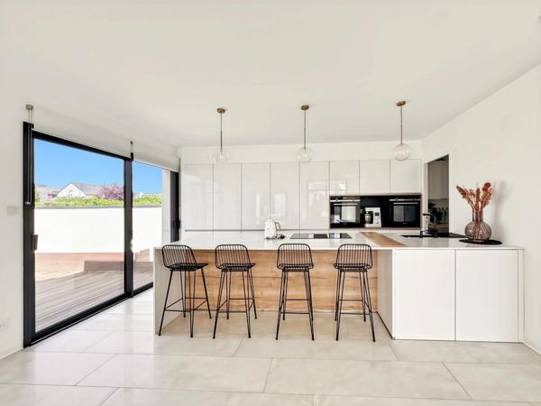 Angers : Maison contemporaine d'architecte de 210 m2 avec piscine et studio indépendant