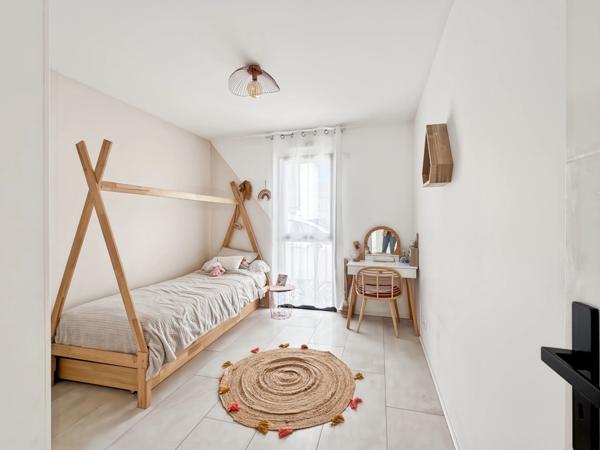 Angers : Maison contemporaine d'architecte de 210 m2 avec piscine et studio indépendant