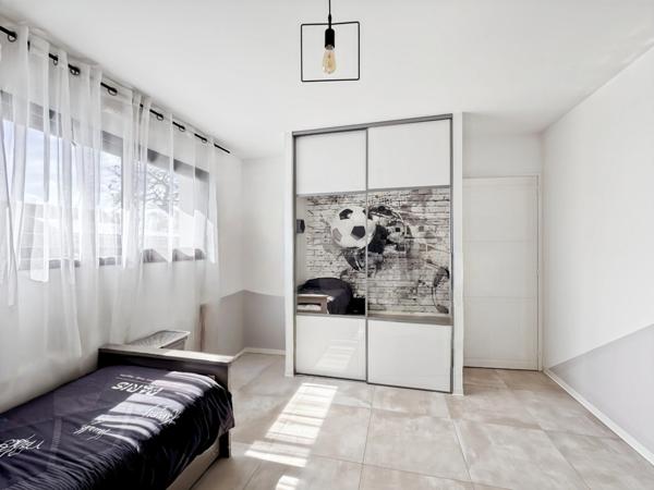 Angers : Maison contemporaine d'architecte de 210 m2 avec piscine et studio indépendant