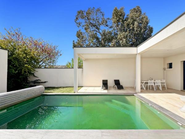 Angers : Maison contemporaine d'architecte de 210 m2 avec piscine et studio indépendant