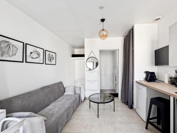 Angers : Maison contemporaine d'architecte de 210 m2 avec piscine et studio indépendant