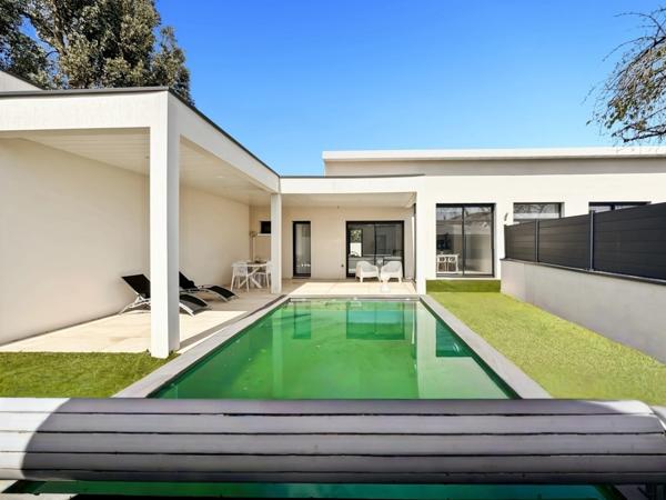 Angers : Maison contemporaine d'architecte de 210 m2 avec piscine et studio indépendant