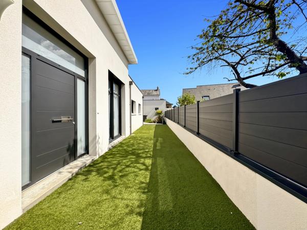 Angers : Maison contemporaine d'architecte de 210 m2 avec piscine et studio indépendant