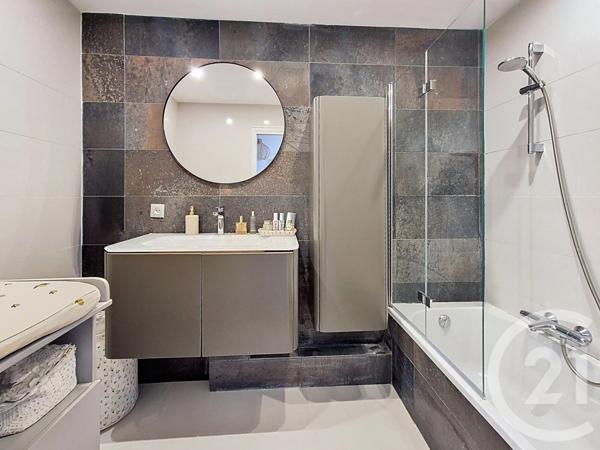 Appartement F3 à vendre  3 pièces - 70,10 m2 ST LAURENT DU VAR - 06