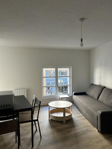 1 pièce 21.8 m² 1 pièce POITIERS Plateau, Rue Carnot, Studio Meublé