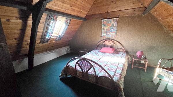 SEMI INDIVIDUELLE PLEINE DE CHARME A RENOVER