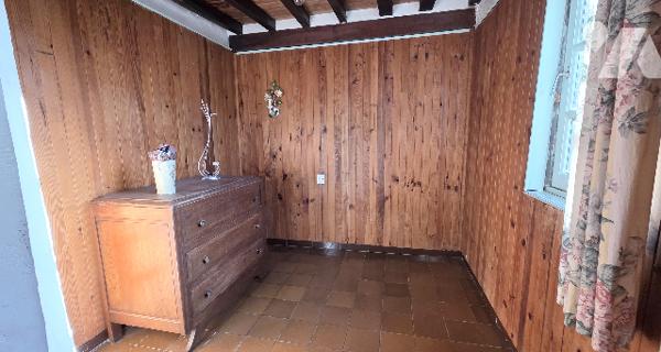 SEMI INDIVIDUELLE PLEINE DE CHARME A RENOVER