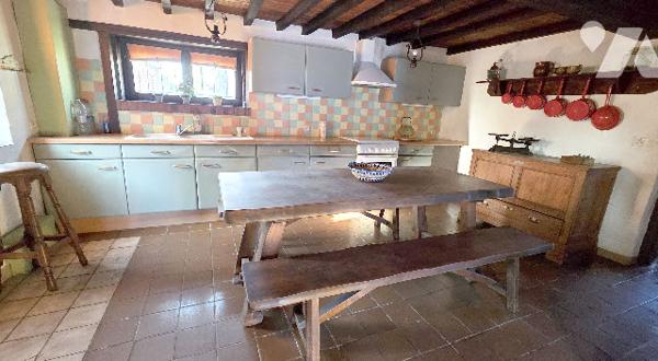 SEMI INDIVIDUELLE PLEINE DE CHARME A RENOVER