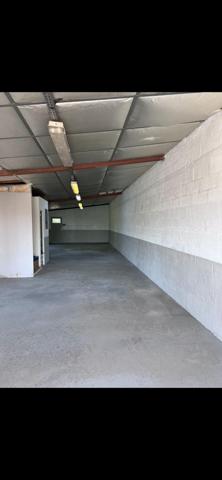 Terrain de 493M2 constructible avec hangar de 200M2