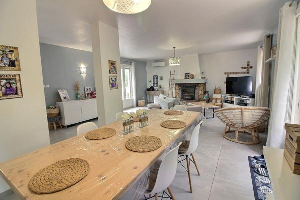 Maison T5/ 6 - Simiane-Collongue - 200 m2 sur 1845 m² de terrain