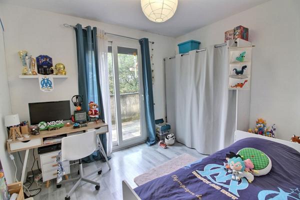 Maison T5/ 6 - Simiane-Collongue - 200 m2 sur 1845 m² de terrain