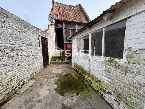 Maison de ville semi individuelle, 2 chambres, cours et garage