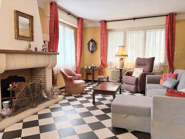 Talence (33400) TALENCE PEIXOTTO – MAISON FAMILIALE 155 M² – 4 CHAMBRES – BUREAU – JARDIN – DOUBLE GARAGE – PROCHE TRAM ET BUS