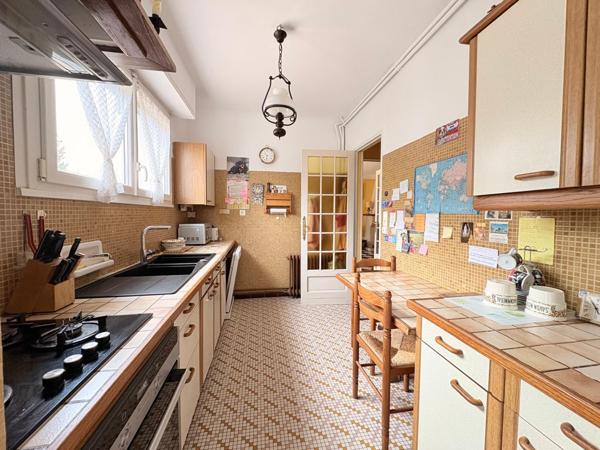 Talence (33400) TALENCE PEIXOTTO – MAISON FAMILIALE 155 M² – 4 CHAMBRES – BUREAU – JARDIN – DOUBLE GARAGE – PROCHE TRAM ET BUS