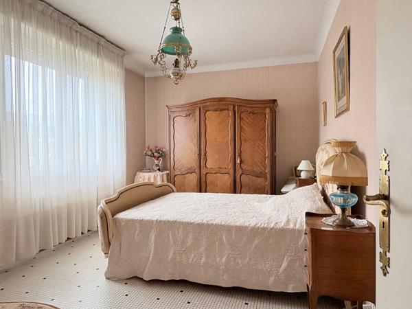 Talence (33400) TALENCE PEIXOTTO – MAISON FAMILIALE 155 M² – 4 CHAMBRES – BUREAU – JARDIN – DOUBLE GARAGE – PROCHE TRAM ET BUS