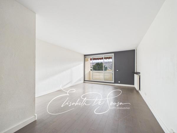 À 450 m du métro Maisons-Alfort Stade (ligne 8)