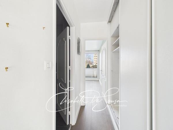 À 450 m du métro Maisons-Alfort Stade (ligne 8)