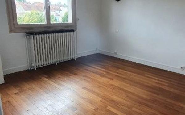 Maison à louer    3 pièces •  Moret-sur-Loing