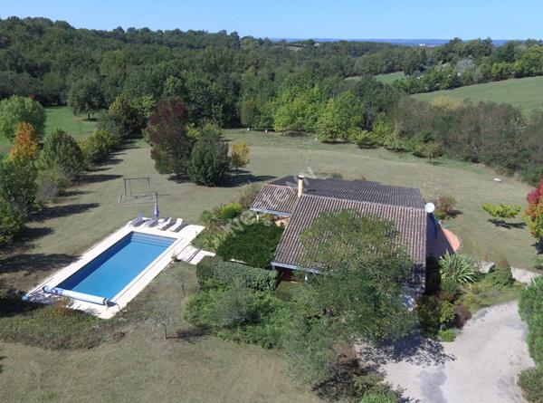 Belle maison d'Architecte avec piscine dans un environnement naturel à Montauban secteur Le Fau