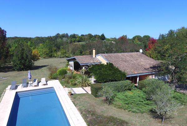 Belle maison d'Architecte avec piscine dans un environnement naturel à Montauban secteur Le Fau