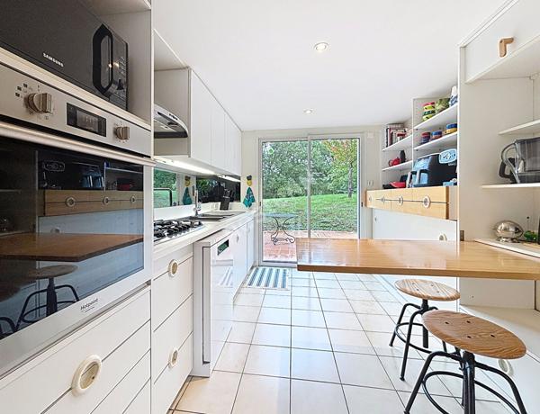 Belle maison d'Architecte avec piscine dans un environnement naturel à Montauban secteur Le Fau