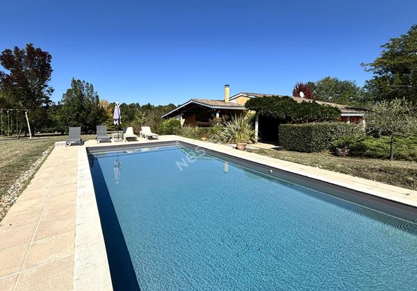 Belle maison d'Architecte avec piscine dans un environnement naturel à Montauban secteur Le Fau