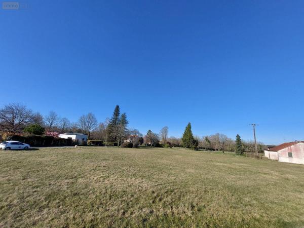 Terrain à Batir à vendre à La Tour Blanche Cercles en Dordogne (24320), ref : 18113/100