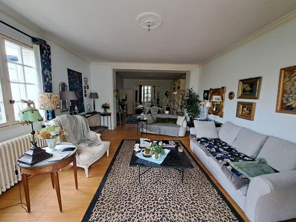 A DEUX PAS DU CENTRE VILLE: LE CHARME ET L'ESPACE REUNIS