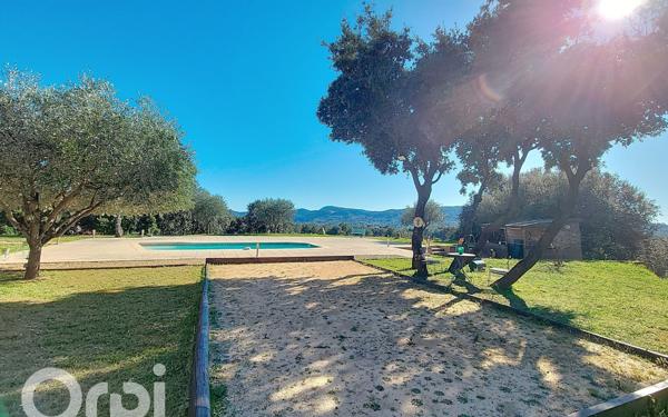 Maison à vendre    4 pièces •  Le Beausset