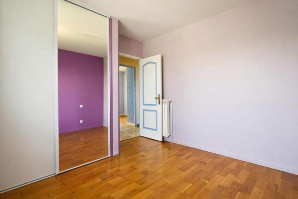 Maison 5 Pièces de 92 m2 avec piscine et garages à Laboutarié 81120