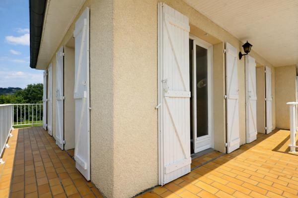 Maison 5 Pièces de 92 m2 avec piscine et garages à Laboutarié 81120