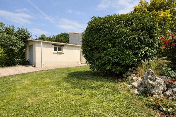 Maison 5 Pièces de 92 m2 avec piscine et garages à Laboutarié 81120