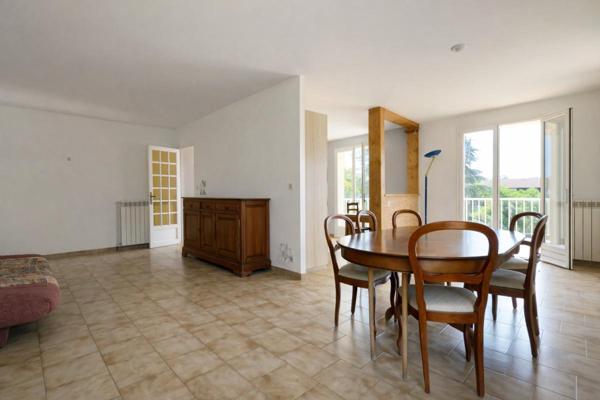 Maison 5 Pièces de 92 m2 avec piscine et garages à Laboutarié 81120