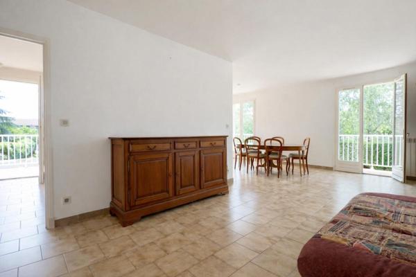 Maison 5 Pièces de 92 m2 avec piscine et garages à Laboutarié 81120