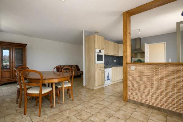 Maison 5 Pièces de 92 m2 avec piscine et garages à Laboutarié 81120