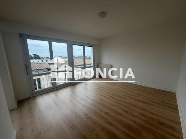 Location Studio 27.16 m² - 10 RUE GUEPIN Bordeaux 33000