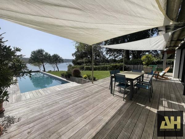 EXCEPTIONNEL- PROXIMITÉ BREST- CADRE PRIVILÉGIÉ POUR CETTE BELLE MAISON AU BORD DE L'EAU AVEC PISCINE - RARE