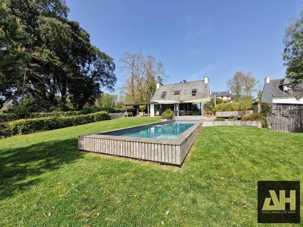 EXCEPTIONNEL- PROXIMITÉ BREST- CADRE PRIVILÉGIÉ POUR CETTE BELLE MAISON AU BORD DE L'EAU AVEC PISCINE - RARE